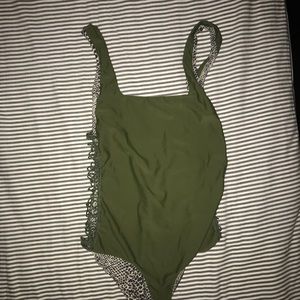 Acacia one piece Bordeaux L